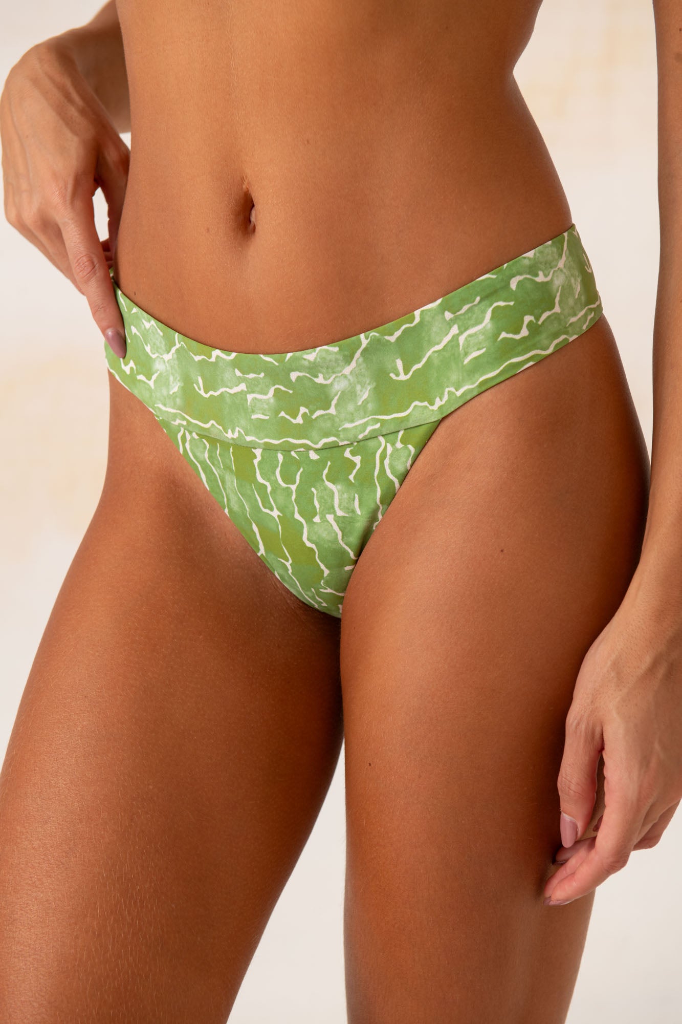 Capri Bottom